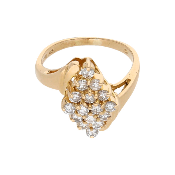 Anillo estilizado con diamantes en oro amarillo 14 kilates.