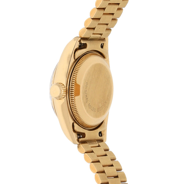 Reloj Rolex para dama modelo Oyster Perpetual DateJust en oro amarillo 18 kilates.