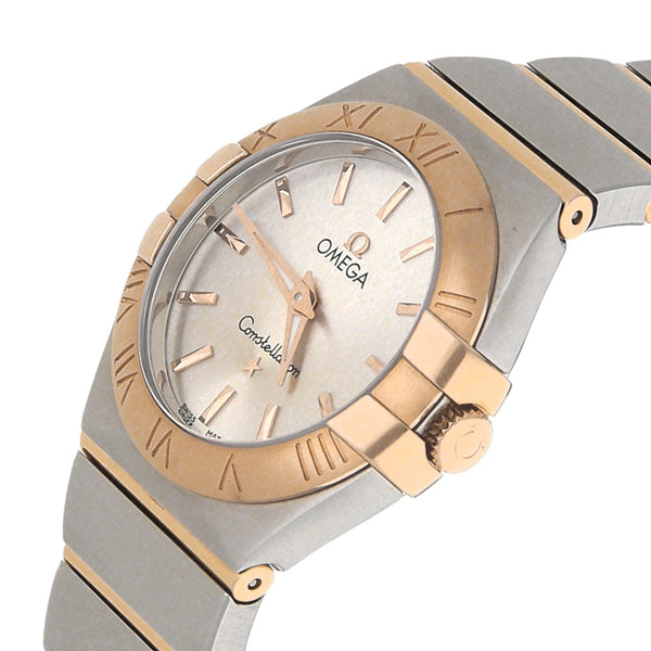 Reloj Omega para dama modelo Constellation vistas en oro rosa 18 kilates.