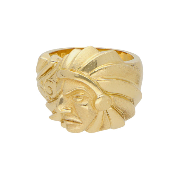 Anillo diseño especial motivo cabeza apache en oro amarillo 18 kilates.