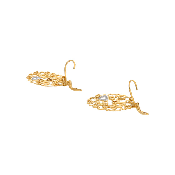 Aretes calados con diamantes firma Tous en oro amarillo 18 kilates.