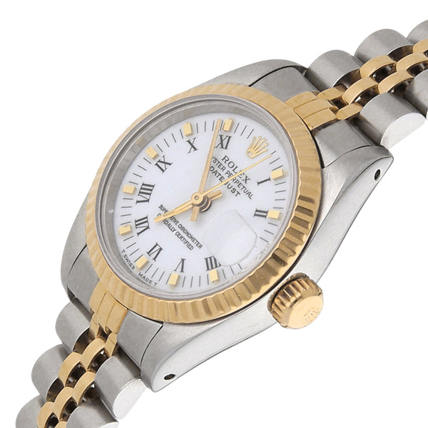 Reloj Rolex para dama modelo Oyster Perpetual DateJust vistas en oro amarillo 18 kilates.