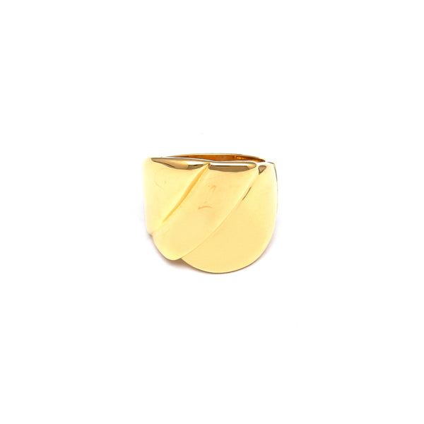 Anillo estilizado hueco en oro amarillo 14 kilates.