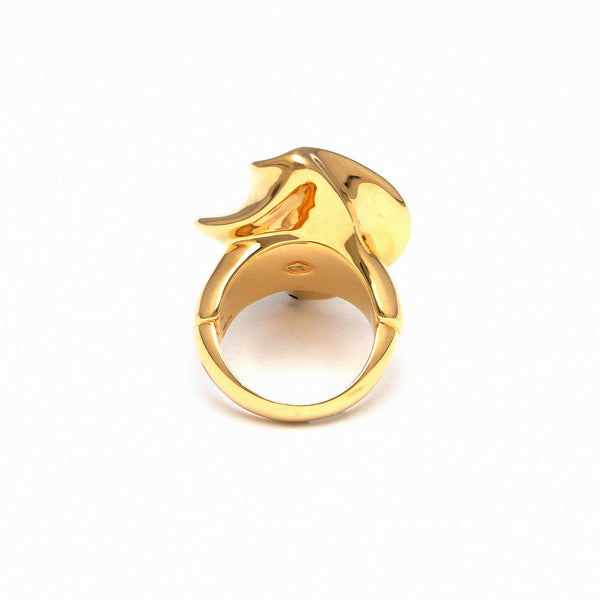 Anillo hueco en oro amarillo 14 kilates.