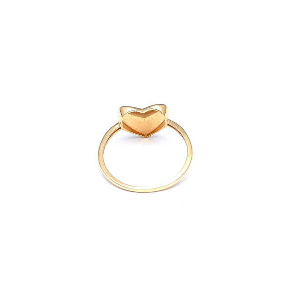 Anillo diseño especial motivo corazón en oro amarillo 14 kilates.