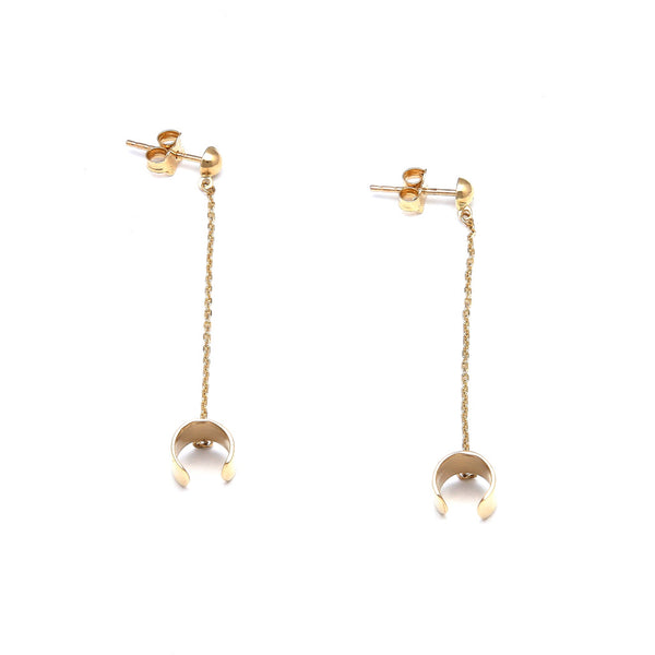 Aretes dobles con cadena diseño especial en oro amarillo 14 kilates.