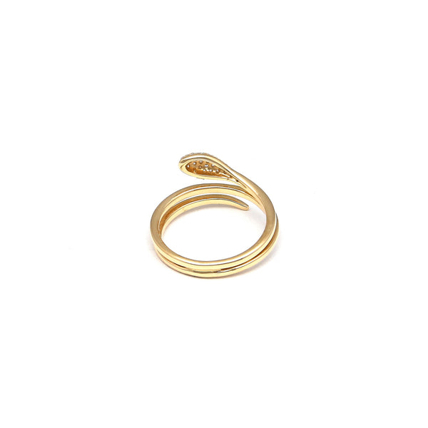 Anillo diseño especial motivo serpiente con circonias en oro amarillo 14 kilates.