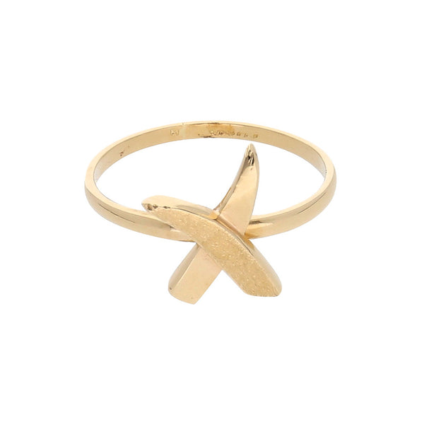 Anillo liso con aplicación en oro amarillo 14 kilates.