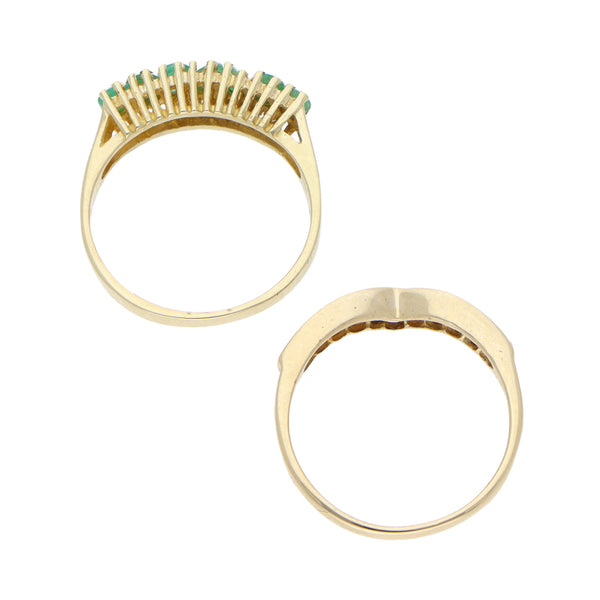 Dos anillos diseño especial con esmeraldas y zafiros en oro amarillo 10 kilates.