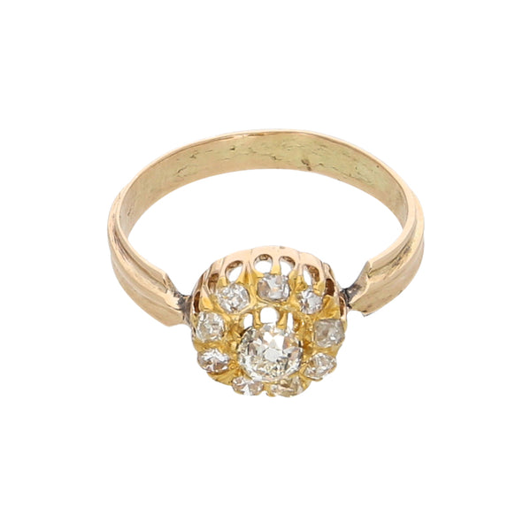 Anillo estilizado con diamantes en oro amarillo 14 kilates.