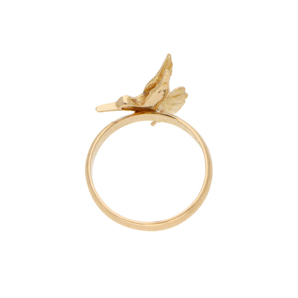 Anillo diseño especial motivo colibrí con diamantes en oro amarillo 18 kilates.