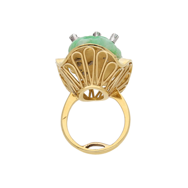 Anillo diseño especial con diamantes y jade en oro amarillo 18 kilates.