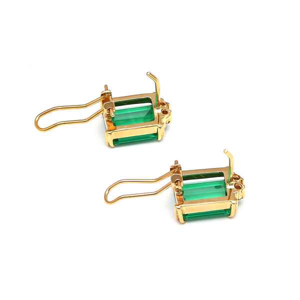 Aretes diseño especial con diamantes y obsidianas verdes en oro amarillo 14 kilates.
