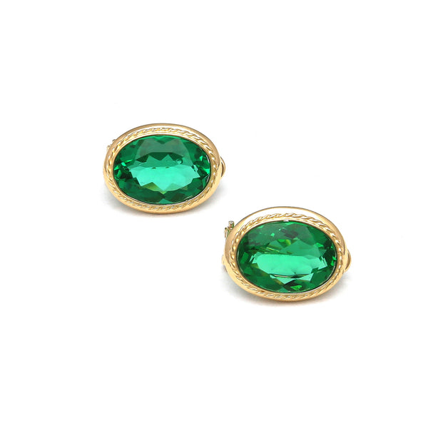 Aretes diseño especial con obsidiana verde en oro amarillo 14 kilates.