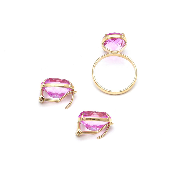 Juego de anillo y aretes estilizados con amatistas rosa de francia en oro amarillo 14 kilates.