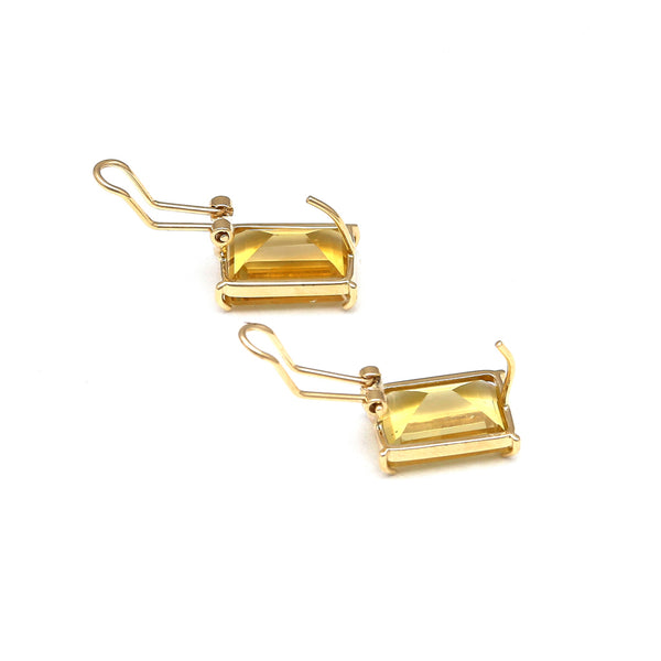 Juego de anillo y aretes diseño especial con citrinos en oro amarillo 14 kilates.