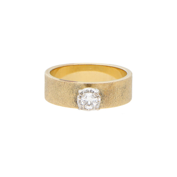 Anillo solitario con diamante en oro amarillo 14 kilates.