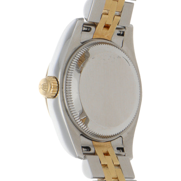 Reloj Rolex para dama modelo Oyster Perpetual DateJust vistas en oro amarillo 18 kilates.