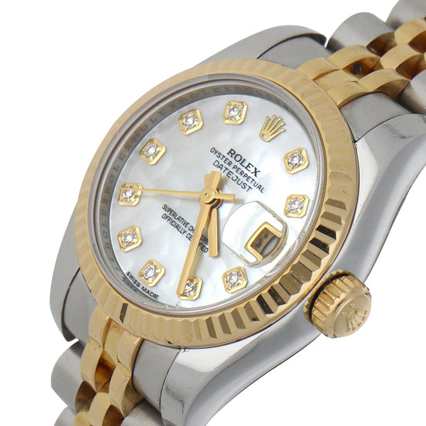 Reloj Rolex para dama modelo Oyster Perpetual DateJust vistas en oro amarillo 18 kilates.