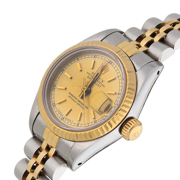 Reloj Rolex para dama modelo Oyster Perpetual DateJust vistas en oro amarillo 18 kilates.