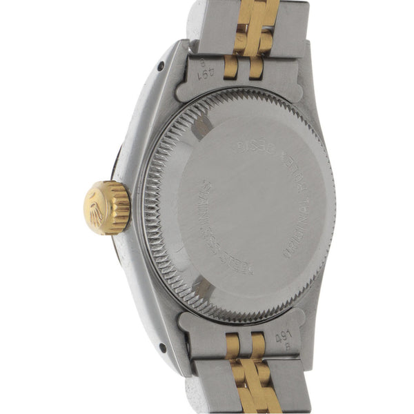 Reloj Rolex para dama modelo Oyster Pepertual vistas en oro amarillo 18 kilates.