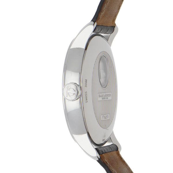 Reloj Baume & Mercier para caballero caja acero inoxidable correa piel.