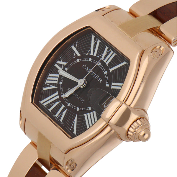 Reloj Cartier para caballero modelo Roadster XL en oro rosa 18 kilates.