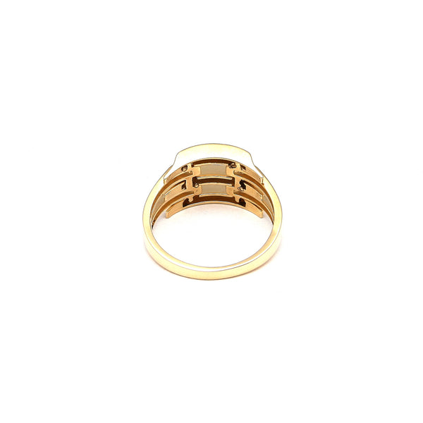 Anillo calado en oro amarillo 14 kilates.