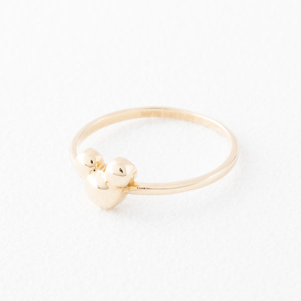 Anillo liso motivo Mickey Mouse en oro amarillo 14 kilates.