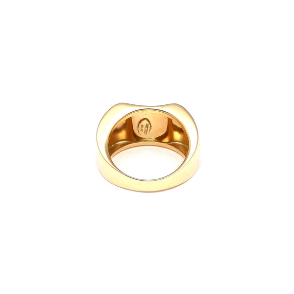 Anillo estilizado facetado en oro amarillo 14 kilates.