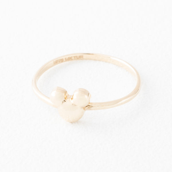 Anillo liso motivo Mickey Mouse en oro amarillo 14 kilates.