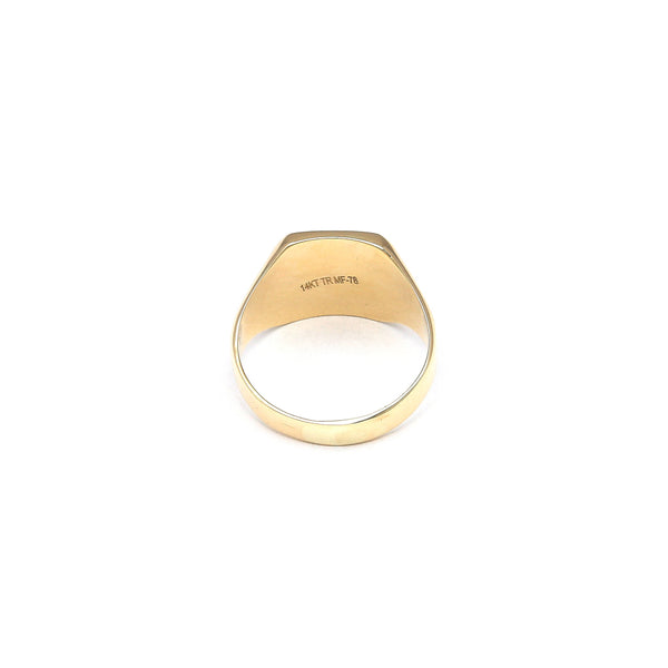 Anillo tipo sello en oro amarillo 14 kilates.