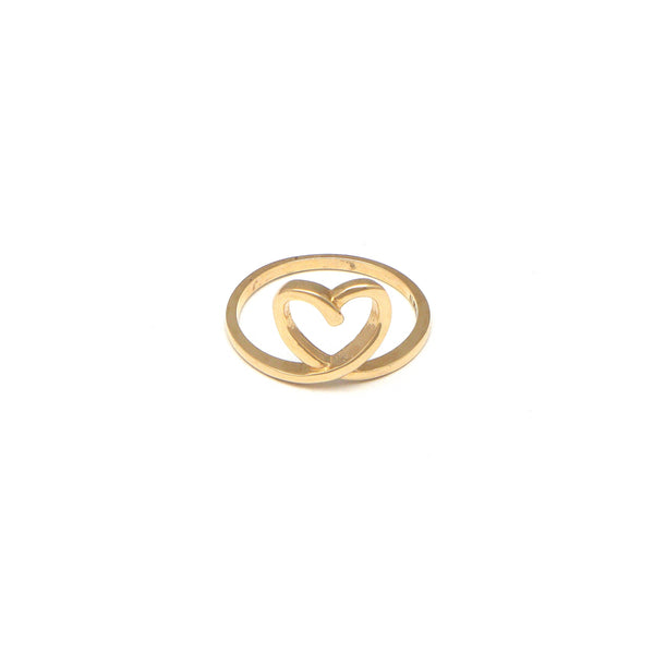 Anillo calado motivo corazón en oro amarillo 14 kilates.