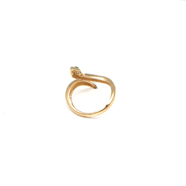 Anillo diseño especial motivo serpiente con circonias en oro amarillo 14 kilates.