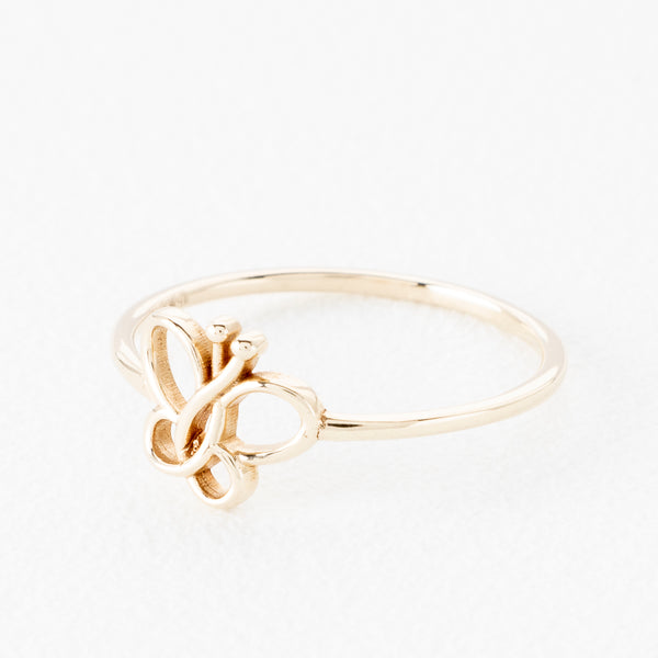 Anillo calado motivo mariposa en oro amarillo 14 kilates