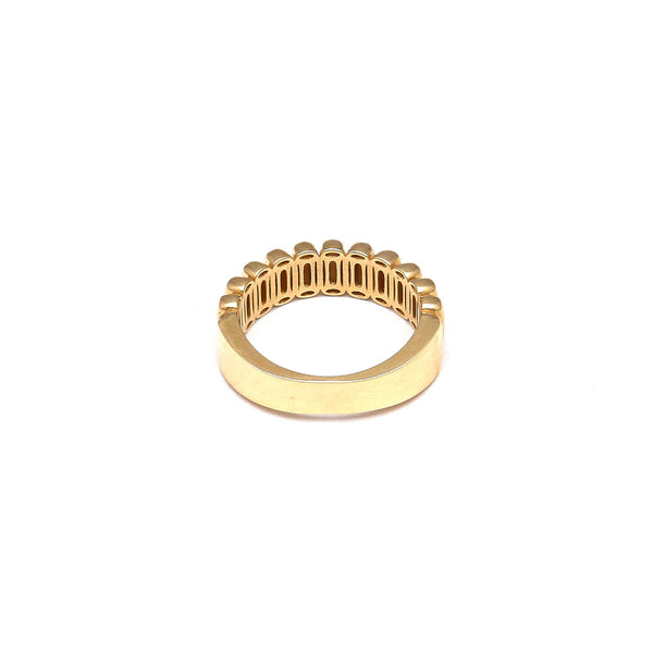 Anillo acanalado en oro amarillo 14 kilates.