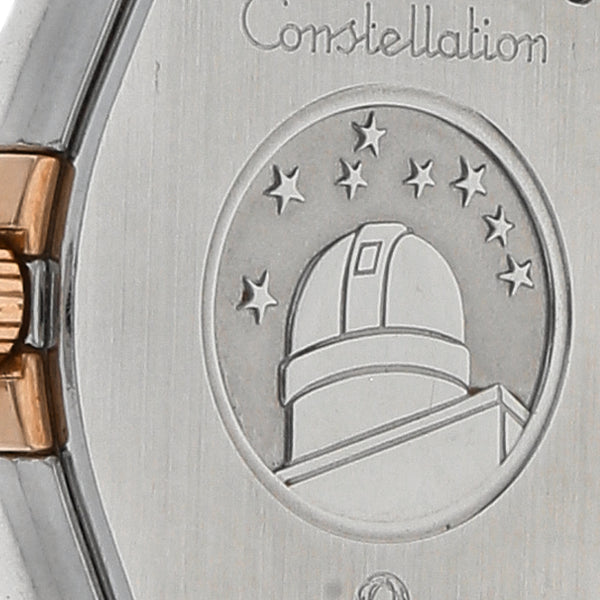 Reloj Omega para dama modelo Constellation vistas en oro rosa 18 kilates.