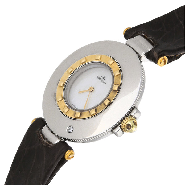 Reloj Jaeger LeCoultre para dama modelo Rendez-Vous bisel oro amarillo 18 kilates.