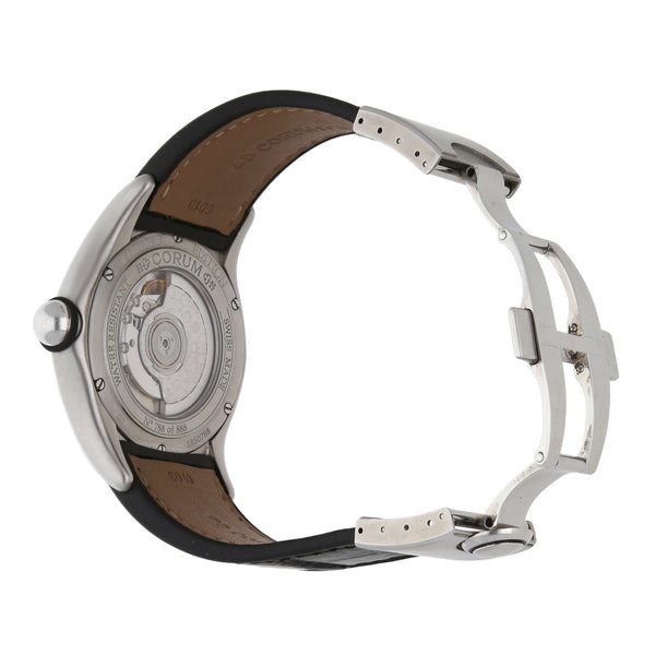 Reloj Corum para caballero modelo Bubble Gangster.