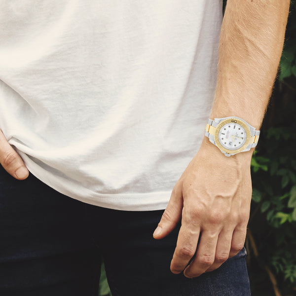 Reloj Rolex para caballero modelo Oyster Perpetual Date Yacht-Master vistas en oro amarillo 18 kilates.