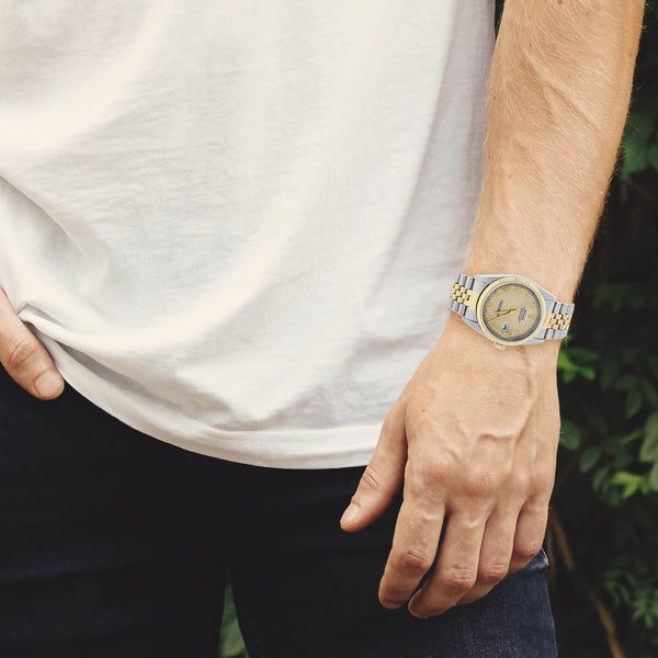 Reloj Rolex para caballero modelo Oyster Perpetual DateJust vistas en oro amarillo 18 kilates.