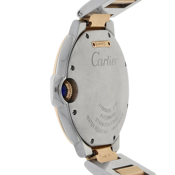 Reloj Cartier para caballero modelo Ballon Bleu vistas en oro rosa 18 kilates.