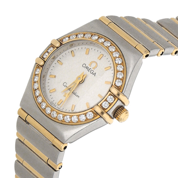 Reloj Omega para dama modelo Constellation Manhattan vistas oro amarillo 18 kilates.