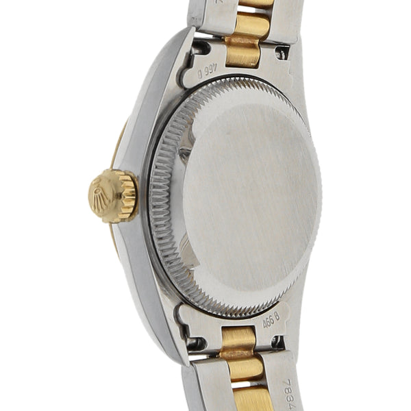 Reloj Rolex para dama modelo Oyster Perpetual vistas en oro amarillo 18 kilates.