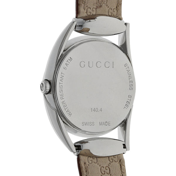 Reloj Gucci para dama en acero inoxidable correa piel.