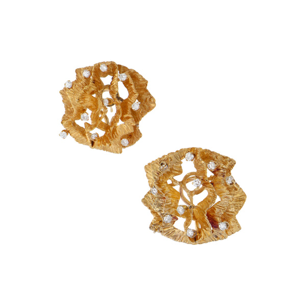 Aretes calados con diamantes en oro amarillo 16 kilates.