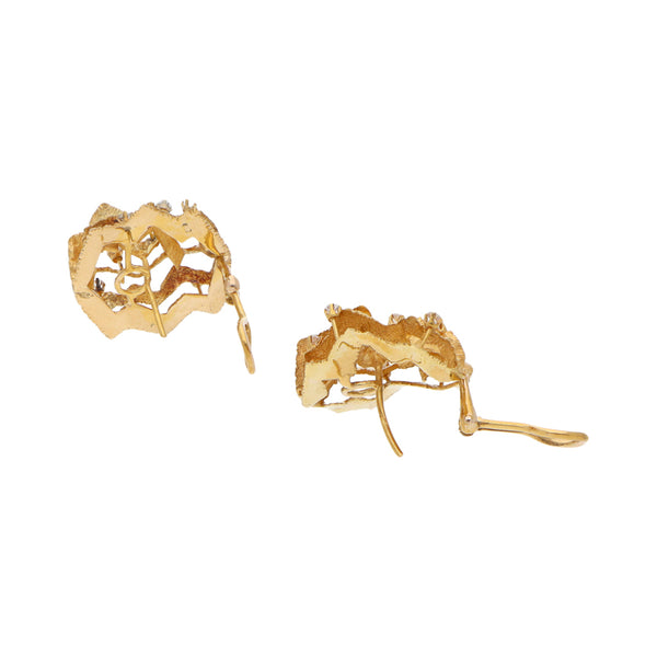 Aretes calados con diamantes en oro amarillo 16 kilates.