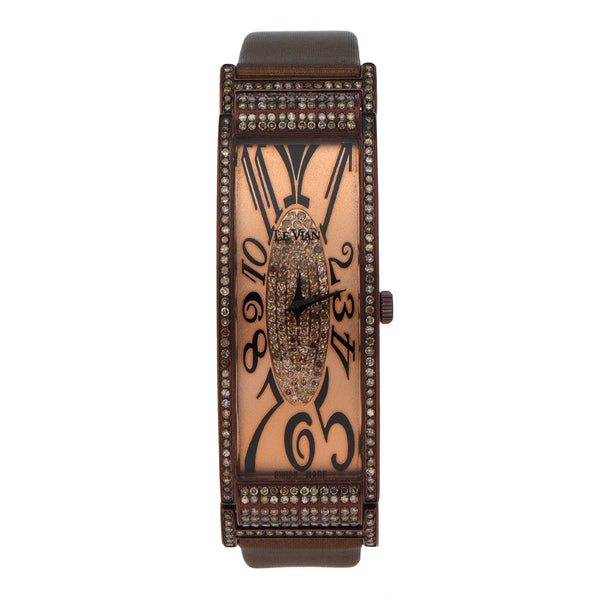 Reloj Le Vian para dama en acero PVD correa textil con piel.