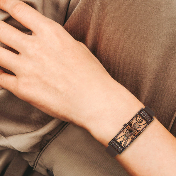 Reloj Le Vian para dama en acero PVD correa textil con piel.