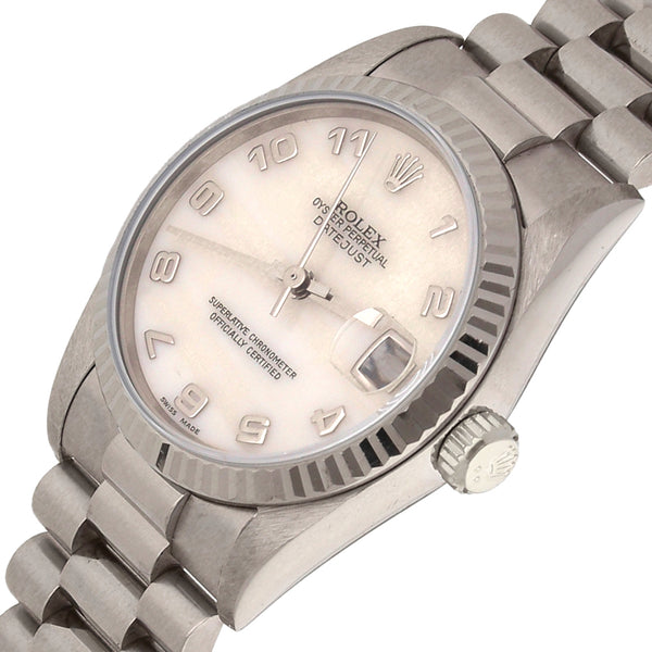 Reloj Rolex para dama modelo Oyster Perpetual DateJust en oro blanco 18 kilates.